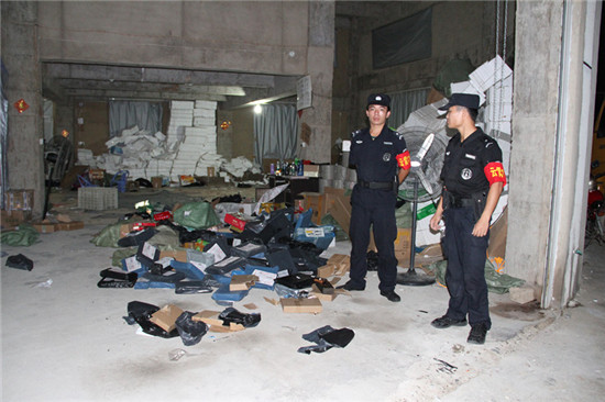 利用快递运输假烟 云霄一个假烟窝点被端