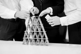 投资者买基金要注意:校友关系对收益率影响显