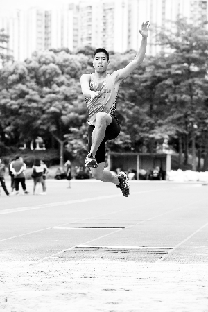 中国香港田径队备战里约奥运会_抓站
