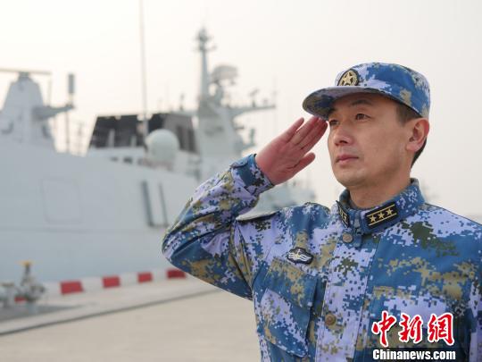 东海舰队某护卫舰大队大队长范文武：新时期海上铁人