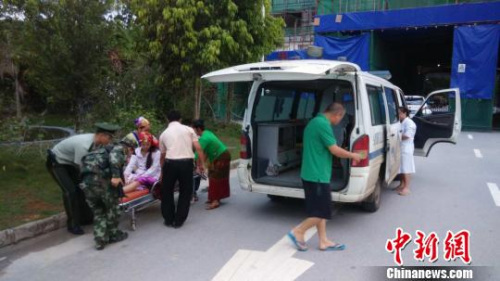 救护车上的担架怎么用120相关负责人：急救人员没有义务帮忙抬担架_https://www.jmylbn.com_新闻资讯_第2张