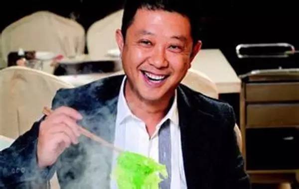 39亿老总_鸿星尔克老总图片(3)
