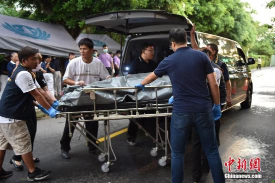 7月19日，一辆载有大陆旅行团的游览车在台湾桃园遭遇严重车祸，致包含24名大陆游客在内的26人罹难。中新社记者 徐冬冬 摄