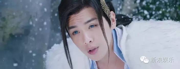 深v美瞳cosplay!这部剧玩得梗太辣眼睛!|张若昀