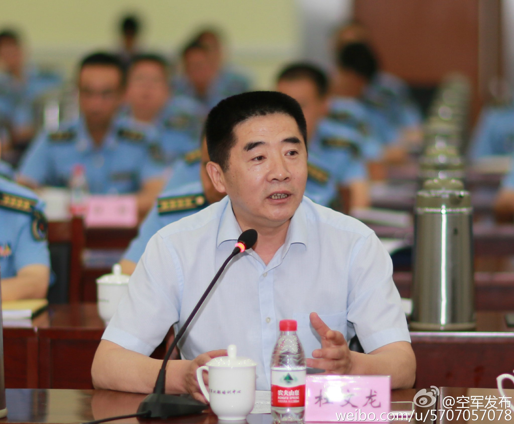 杜文龙:中国空军向自信转变 要多讲攻的故事