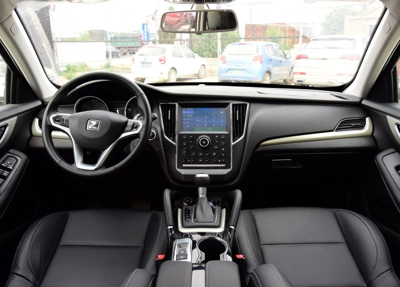 买一台车还是买一个屏 看看国产大屏幕汽车