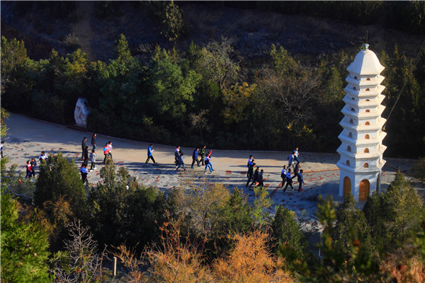 【镜头·重走长征路】甘肃会宁:红军会师 中国