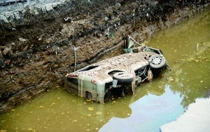 七里河决堤由洪峰所致