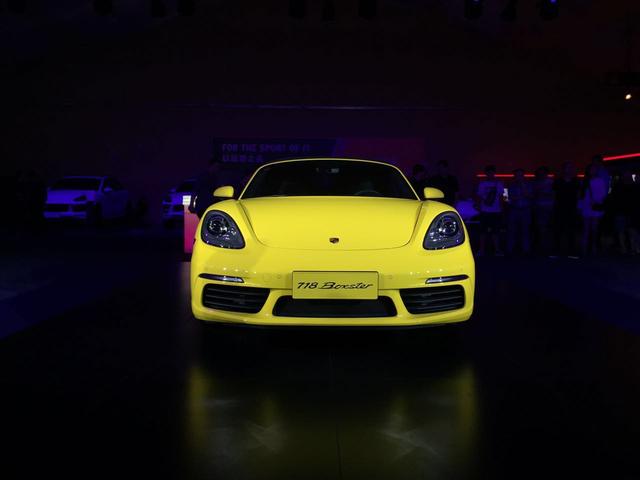 fmgB-fxupmws1175843.jpg