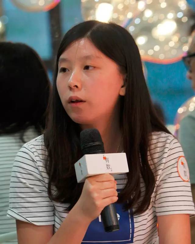 沙琪儿内衣_内衣美女