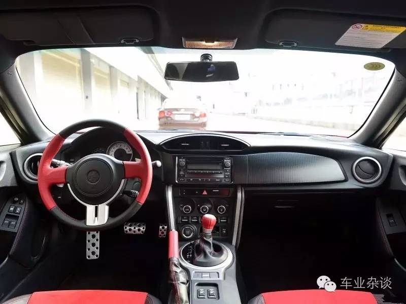 放弃空间和世俗!三款平民跑车推荐