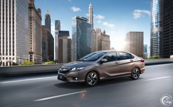 月薪3K就别想豪车了 10万经济车才是你的菜!