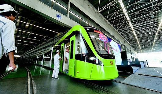 国产全线无接触网有轨电车下线|接触网|电容