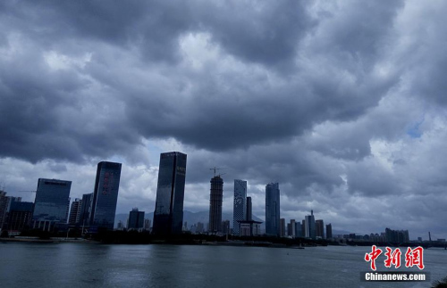 台风妮妲今日正面直扑珠三角 广东多城停产停课