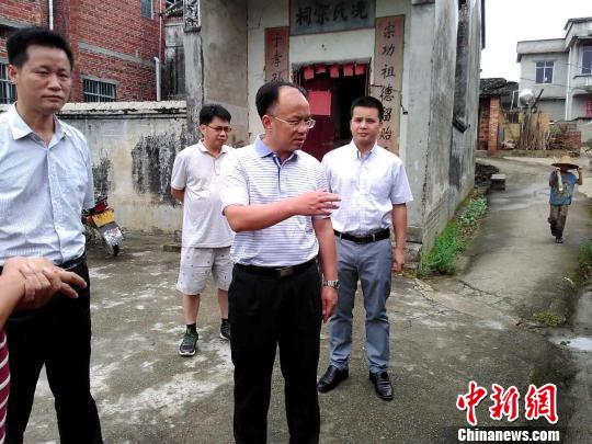 广西震区苍梧县抗击地震台风双重灾害 措施得