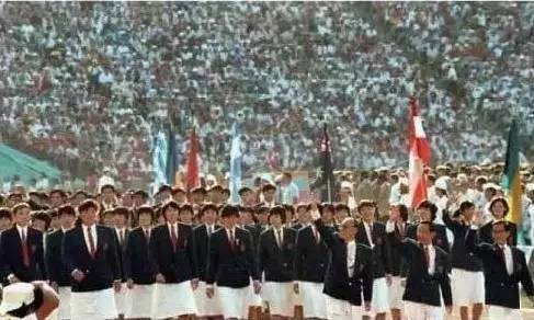 作势:中国的奥运会制服不是一直长这样