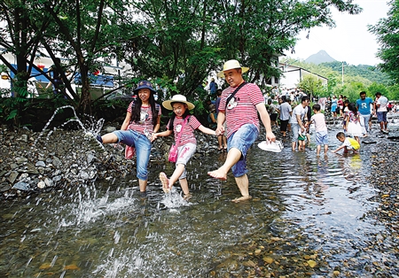 周末爸比去哪儿?带上孩子去河鱼吧!|家庭|孩子|文化_新浪新闻
