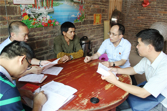 上杭县人民法院院长走访贫困户 开展精准扶贫