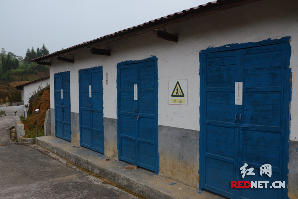 省安监局暗访娄底烟花企业 自愿退出生产将获