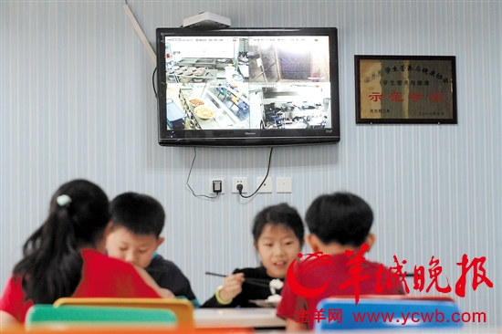 广州近半酒楼餐厅明厨亮灶:食客监控看直播