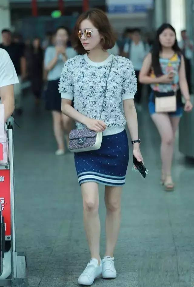 女星机场秀:杨幂唐嫣刘诗诗谁是时髦精?|唐嫣|