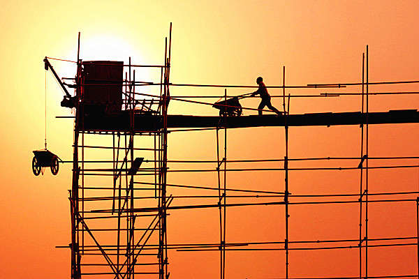 【纪检人·镜头】致敬!骄阳下最可爱的人|纪委