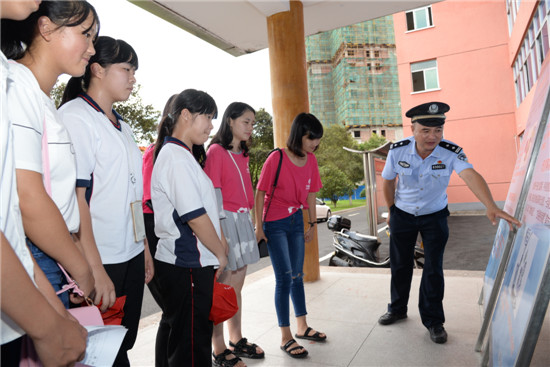 县公安局凤岗派出所深入校园开展反诈骗宣传