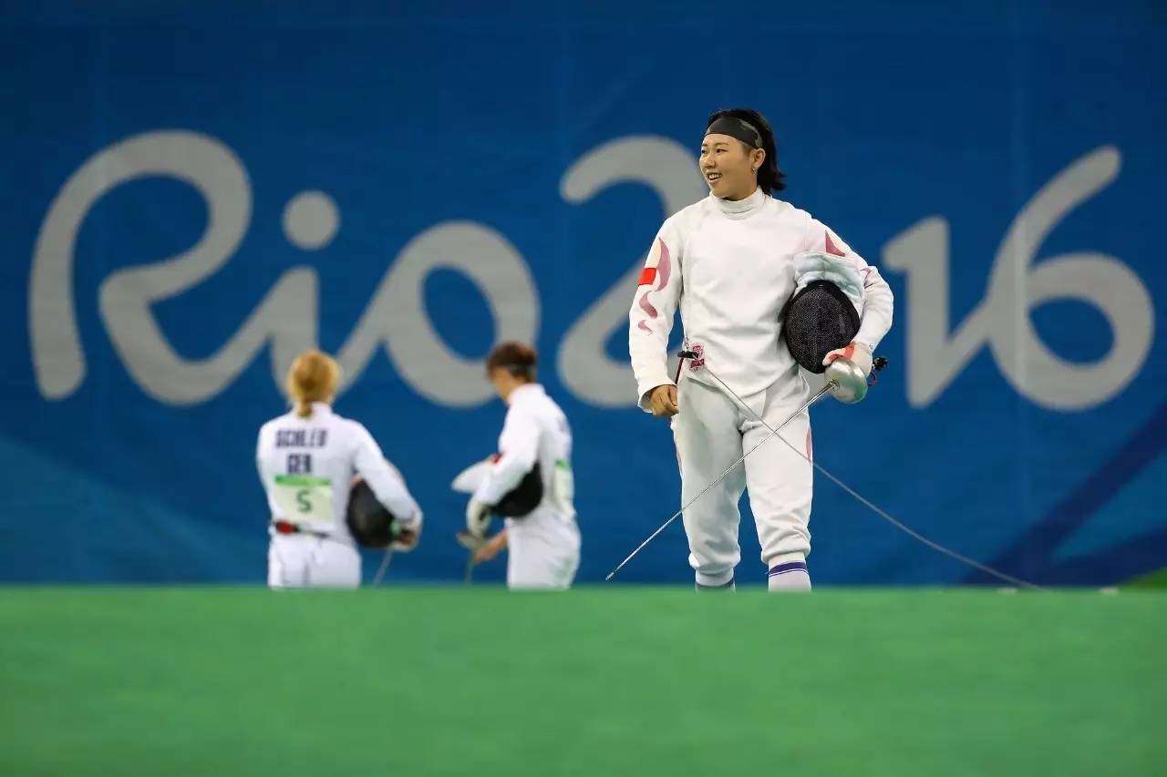 :00后任茜夺第20金 美国接力女队重赛挤掉中国队