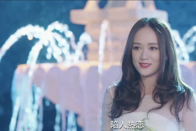 厉薇薇婚纱照_婚纱照风格(2)