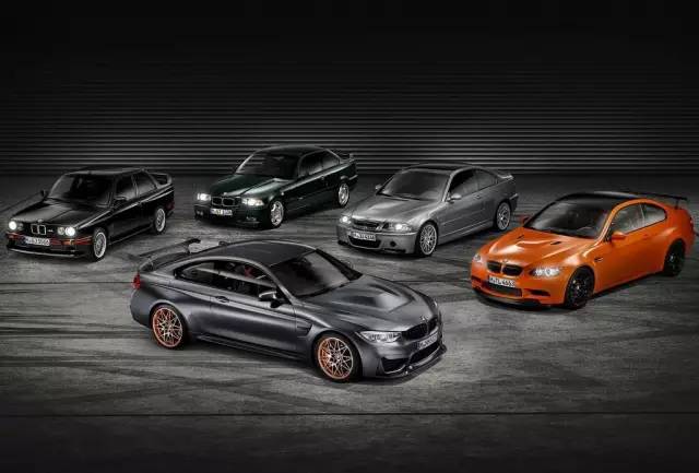 合法上路的赛车 摸到她就会高潮