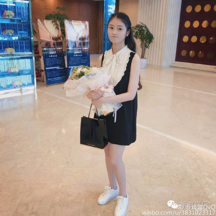 关晓彤张雪迎的同学颜值如何