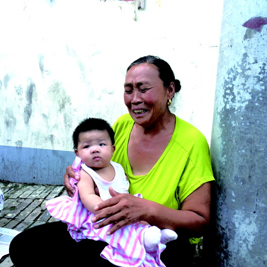 口角引血案,叔叔害死侄女|叔叔|不明液体_新浪