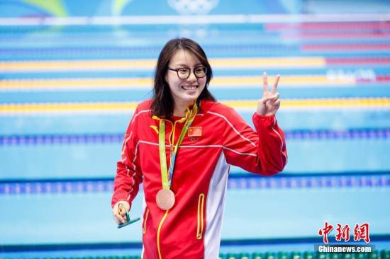 当地时间8月8日，在2016里约奥运女子100米仰泳决赛上，中国选手傅园慧以58秒76夺得铜牌。中新网记者 杜洋 摄
