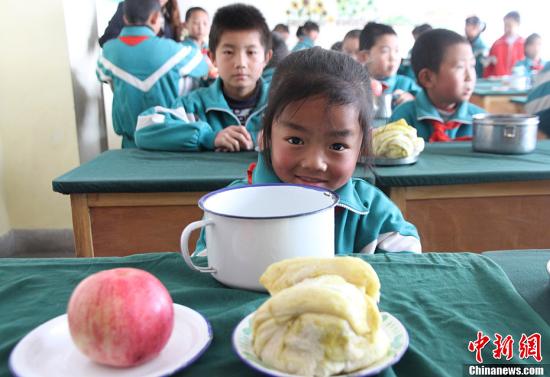 全国半数以上义务教育学校每天为学生提供营养