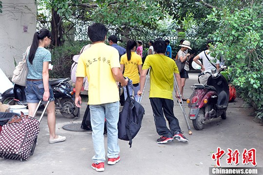 张海迪:14万适龄残疾儿童义务教育未得到很好