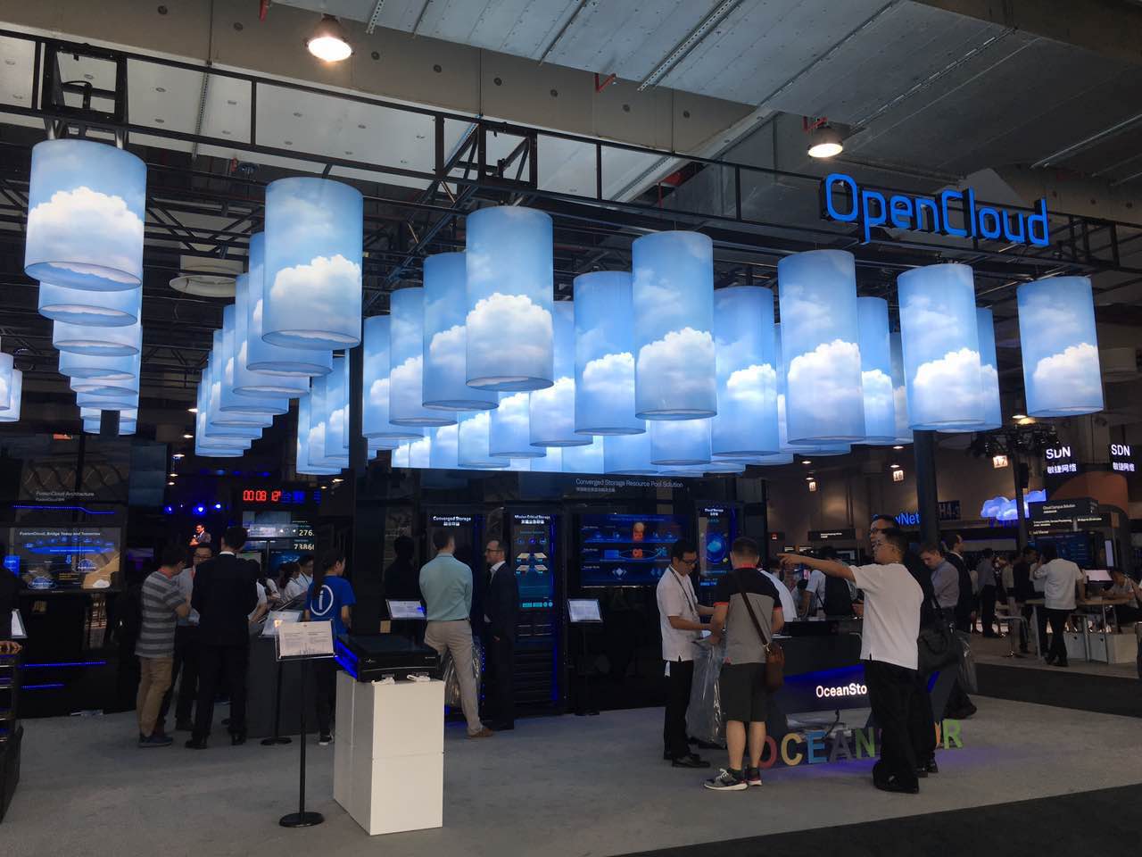 华为三合一全联接大会 覆盖开发者网络云计算