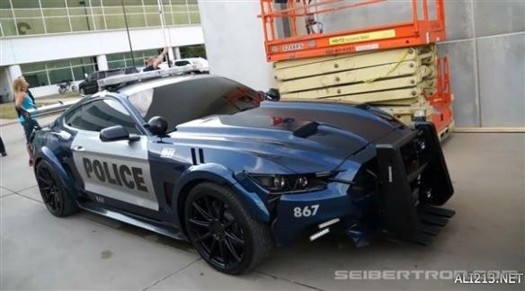 《变形金刚5》实车集体亮相:新反派卡车LOGO