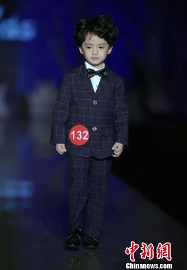 中国首席少儿模特大赛 新疆选手首战揽21项大奖（组图）