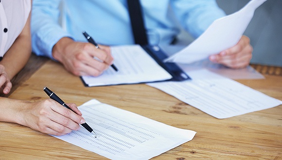 香港白领月收入_报告称北京平均薪酬全国第一税前月薪近万