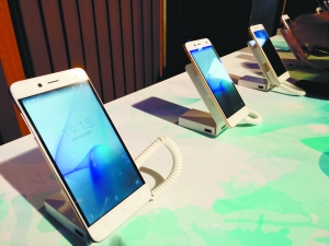 夏普手机新身份旧征程:两次失败后再回归|夏普