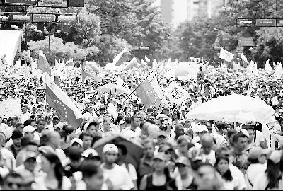 委内瑞拉上演政治摊牌:反对派大游行要提前大