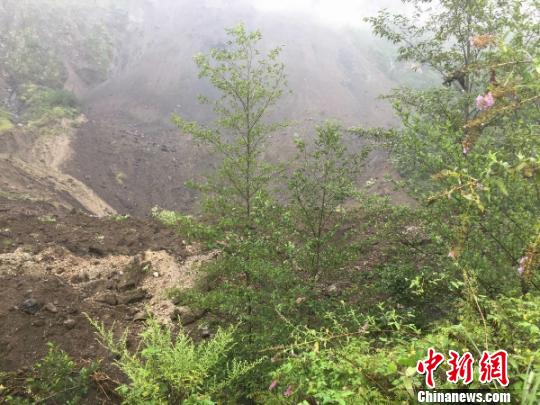四川北川陈家坝塌方致河流堵塞 暂无人员伤亡
