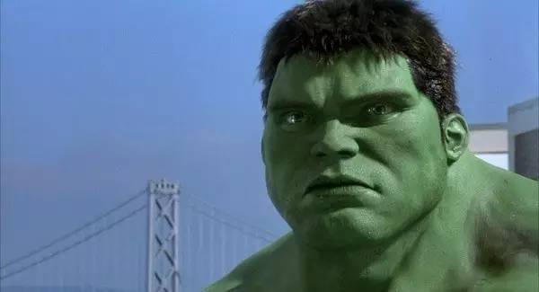 水汪汪的大眼睛问你，难道我不帅吗？