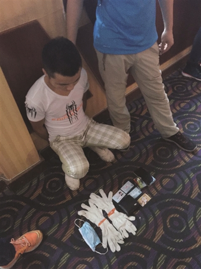 盗后视镜后留下微信号,竟是为了索红包|后视