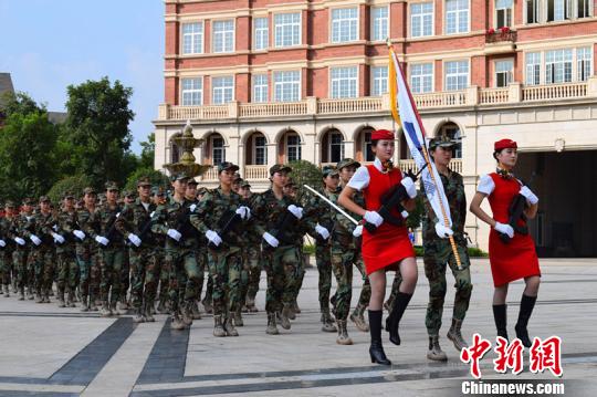 教师节前夕 海外华文媒体走进西航感受中国职