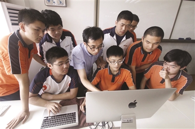 学生开发APP牵线,南外亮相苹果发布会|苹果