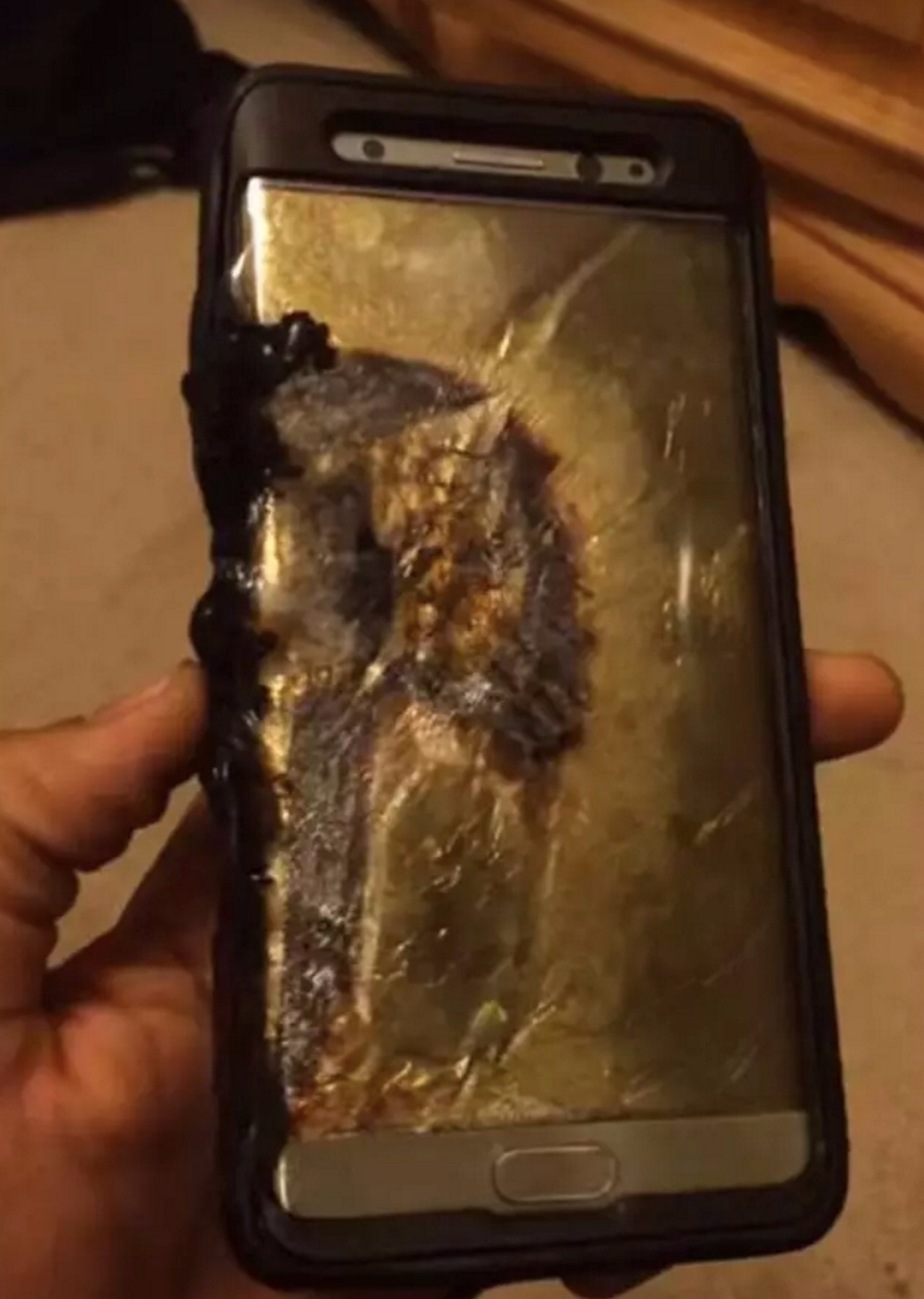 警告 | 充电及使用时可能爆炸起火!多家航空公司