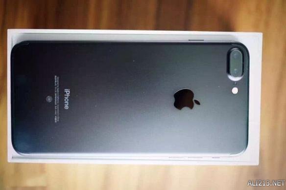 国行iPhone7\/7Plus四色开箱 磨砂黑不输亮黑版