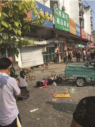 滨海大排档煤气爆炸,3路人受伤|大排档|受伤|路