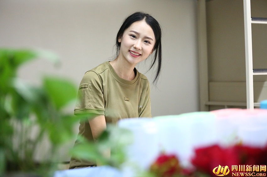 史上最美军训宿舍爆红 空乘六姐妹晒军训图迷